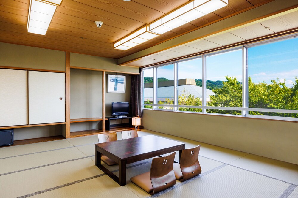 和室15畳 禁煙 | 亀の井ホテル 大和平群