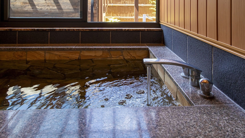 和洋室 露天風呂付 バスルーム3 | 高千穂 離れの宿 神隠れ