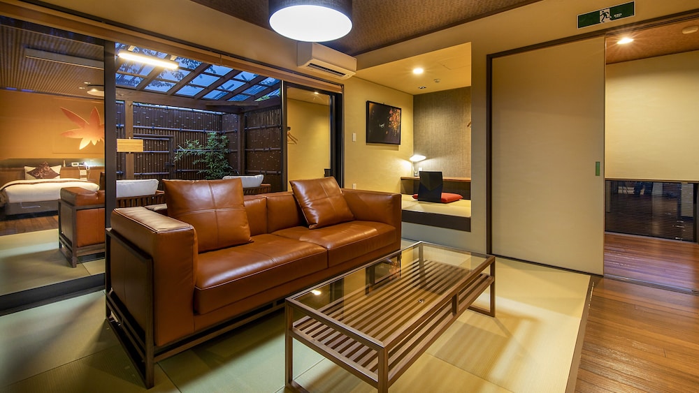 和洋室 露天風呂付 客室11 | 高千穂 離れの宿 神隠れ