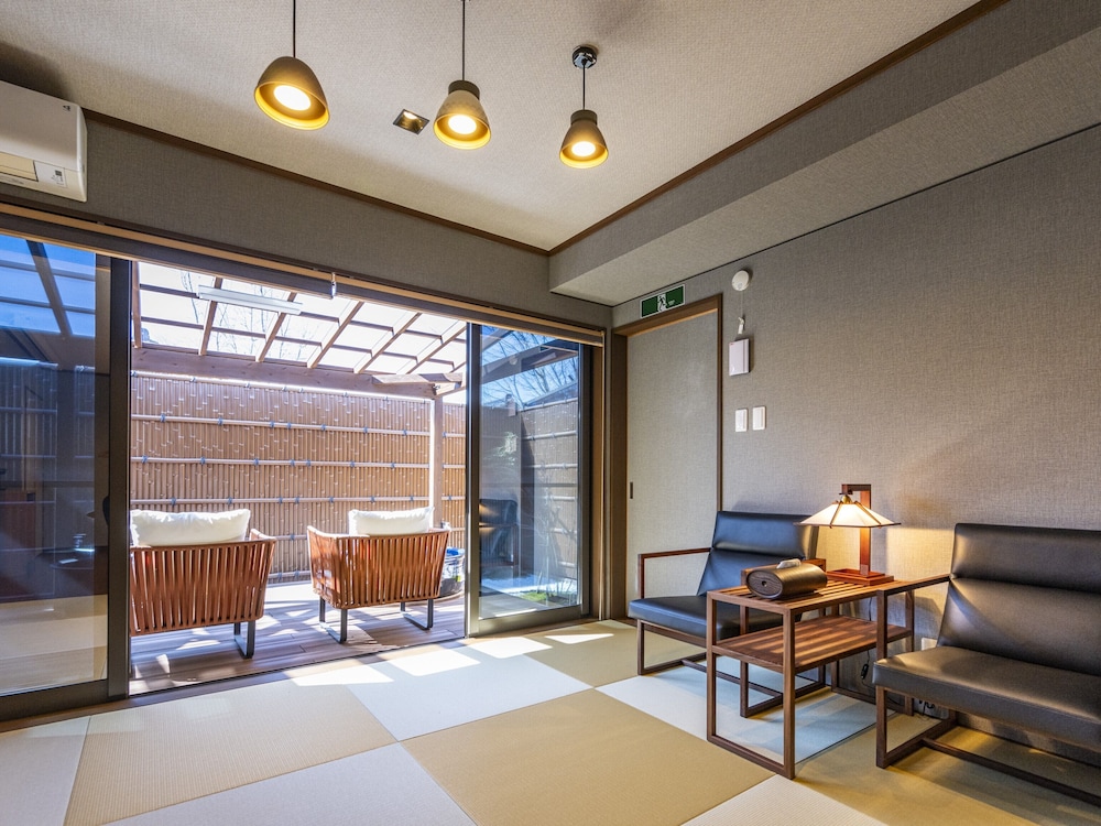 和洋室 4人部屋 客室3 | 高千穂 離れの宿 神隠れ
