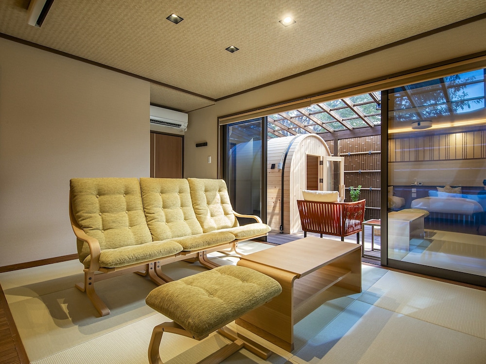 和洋室 露天風呂付 客室10 | 高千穂 離れの宿 神隠れ