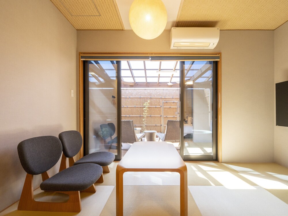 和洋室 露天風呂付 客室2 | 高千穂 離れの宿 神隠れ