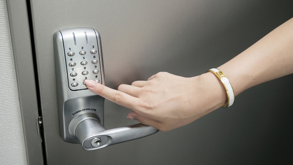 2F客室 KEI (2シングルベッド) 客室の設備とサービス4 | La Krasse 墨田