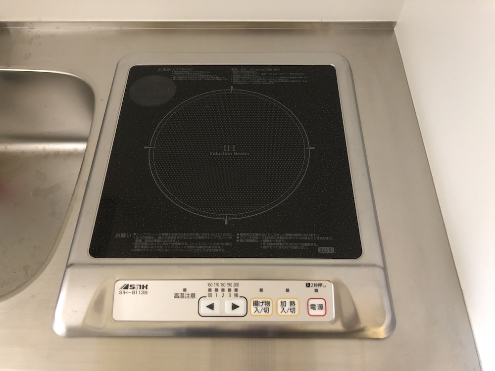 2F客室 KEI (2シングルベッド) 専用簡易キッチン0 | La Krasse 墨田