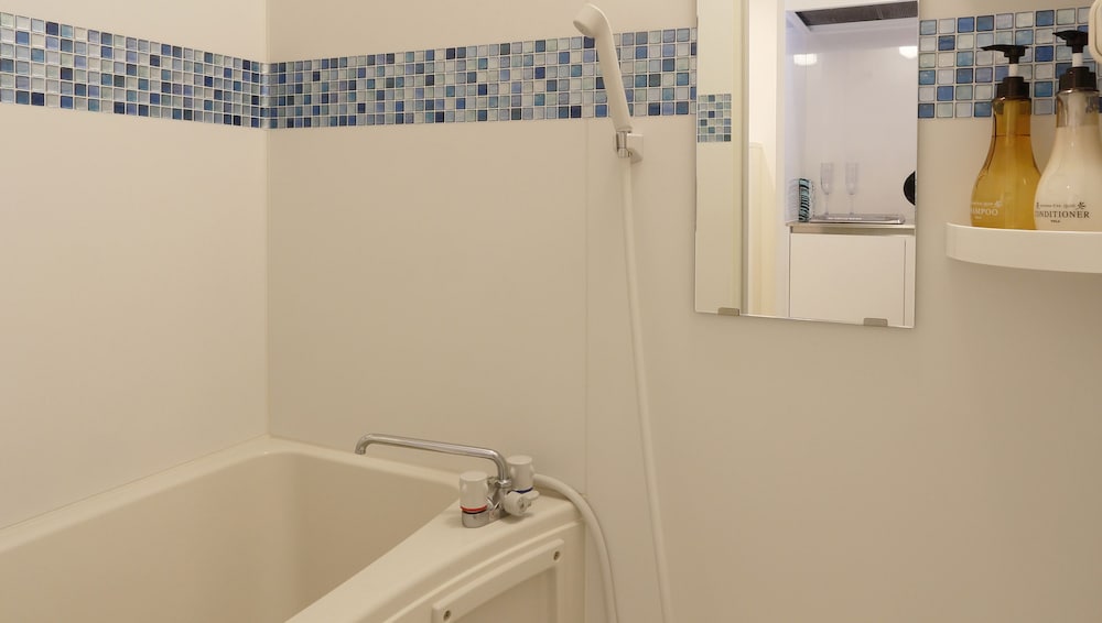 2F客室 KEI (2シングルベッド) バスルーム0 | La Krasse 墨田