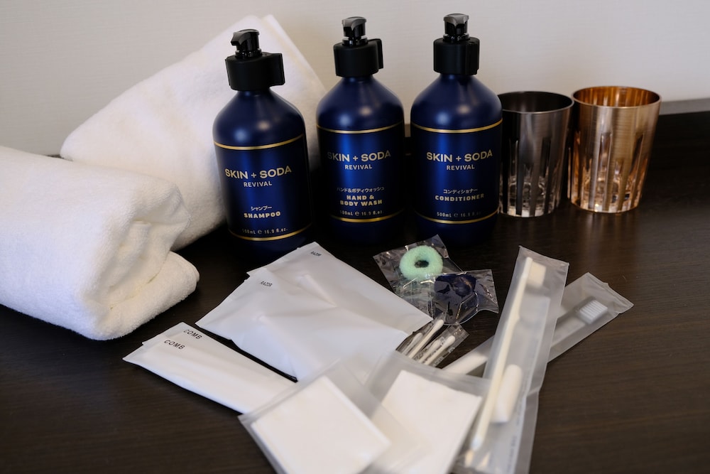 スタンダード ルーム バスルームの設備0 | ガーナーホテル 大阪本町御堂筋 by IHG