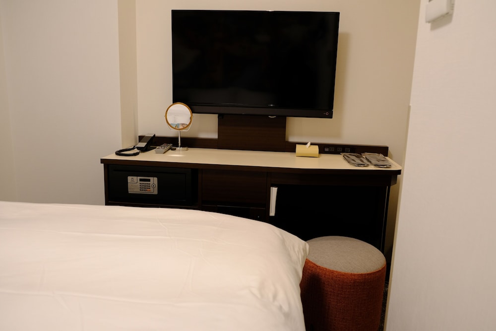 スタンダード ルーム ダブルベッド 1 台 テレビ0 | Garner Hotel 大阪本町北船場 by IHG