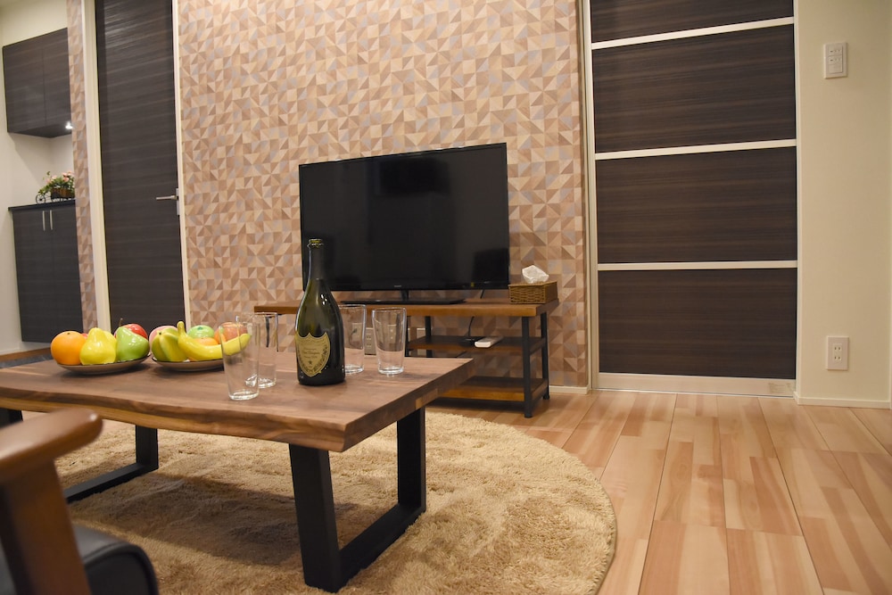 スーペリア101 禁煙 リビング エリア3 | Ambiera銅座