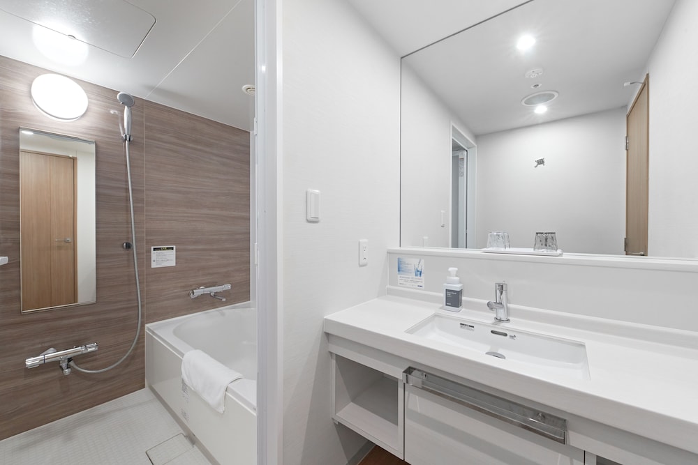 デラックス ツインルーム 禁煙 バスルーム1 | 相鉄フレッサイン 北浜