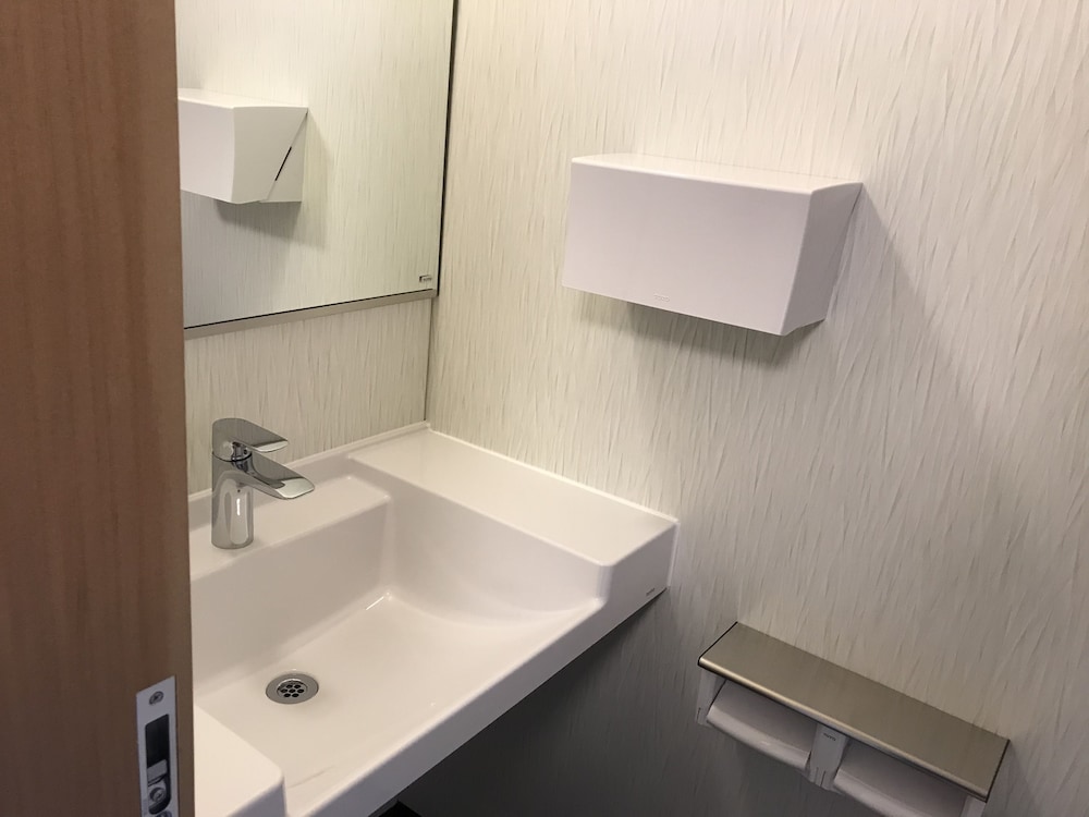 和室 (ツイン) ルーム 共用バスルーム 客室の設備とサービス1 | ホテルファミテック日光駅前