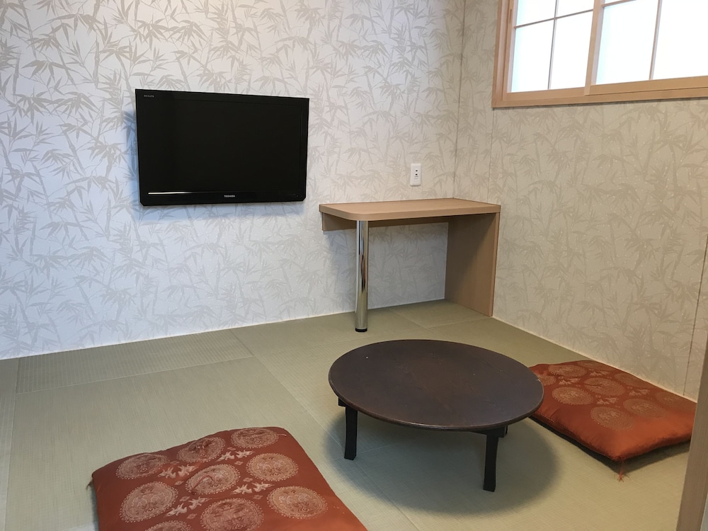 和室 (ツイン) ルーム 共用バスルーム | ホテルファミテック日光駅前