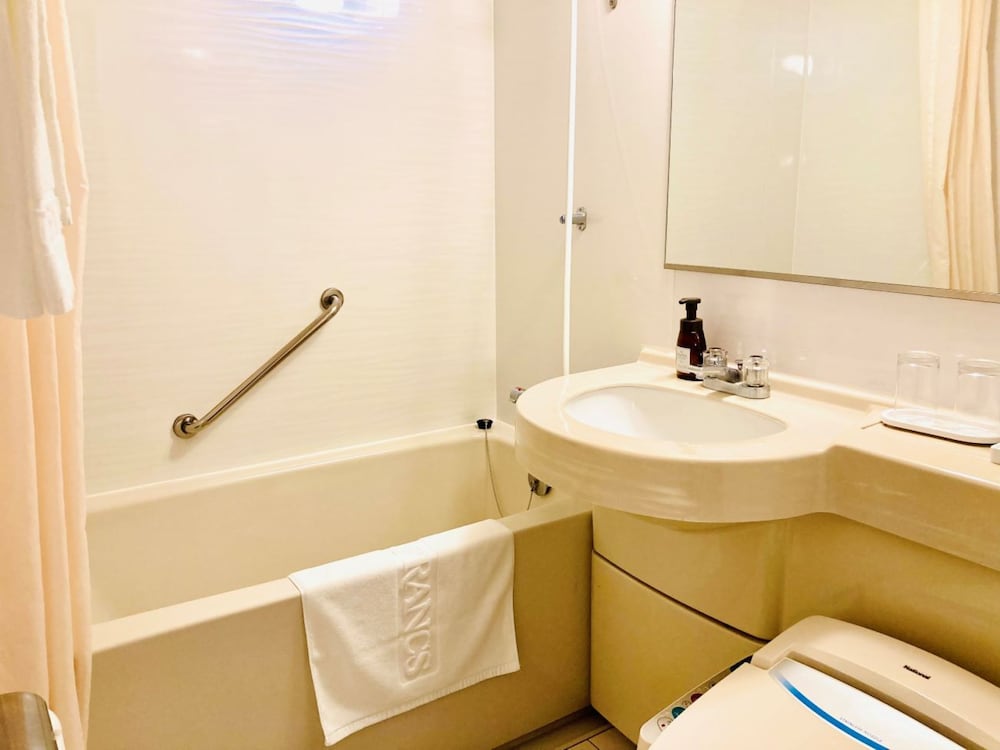 [禁煙]カジュアル ツイン バスルーム0 | ホテルフランクス