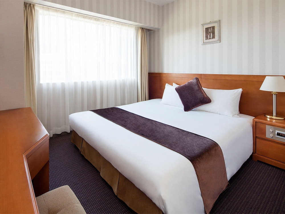 [禁煙] コンフォート セミダブル | ホテルフランクス