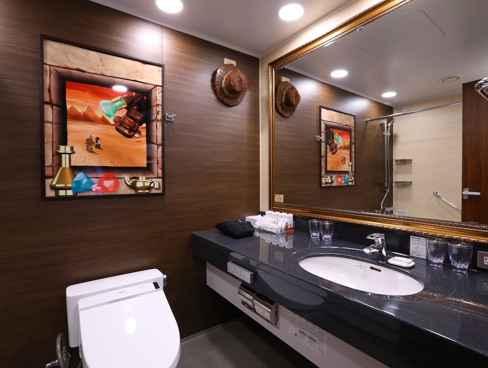 キングダム プレミアム(4人部屋) バスルーム1 | レゴランド ジャパン ホテル