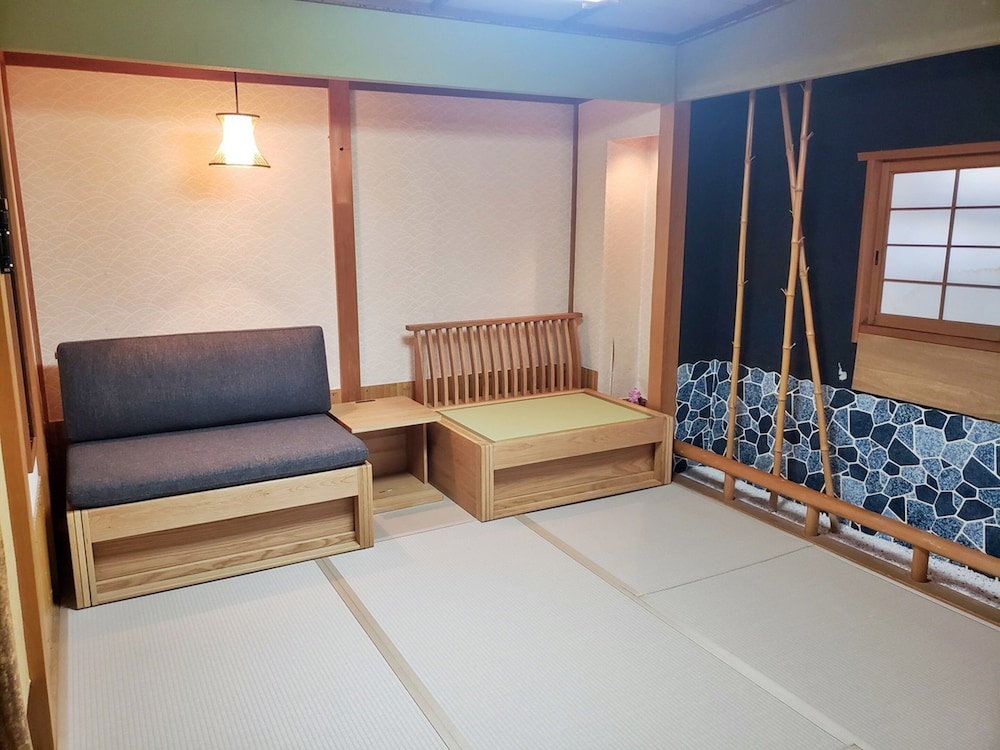 トラディショナル ルーム 客室2 | 生駒のお宿 城山旅館