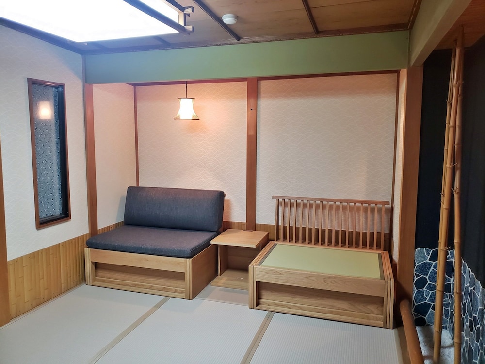 トラディショナル ルーム 客室3 | 生駒のお宿 城山旅館