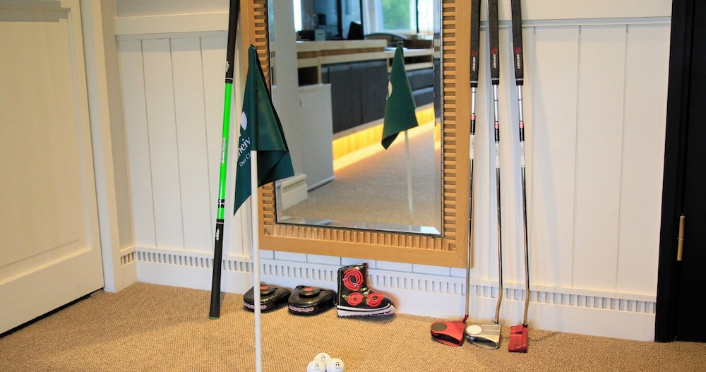 スタンダード スイート ベッド (複数台) 客室1 | ヴィラ・ザ・クラブ軽井沢