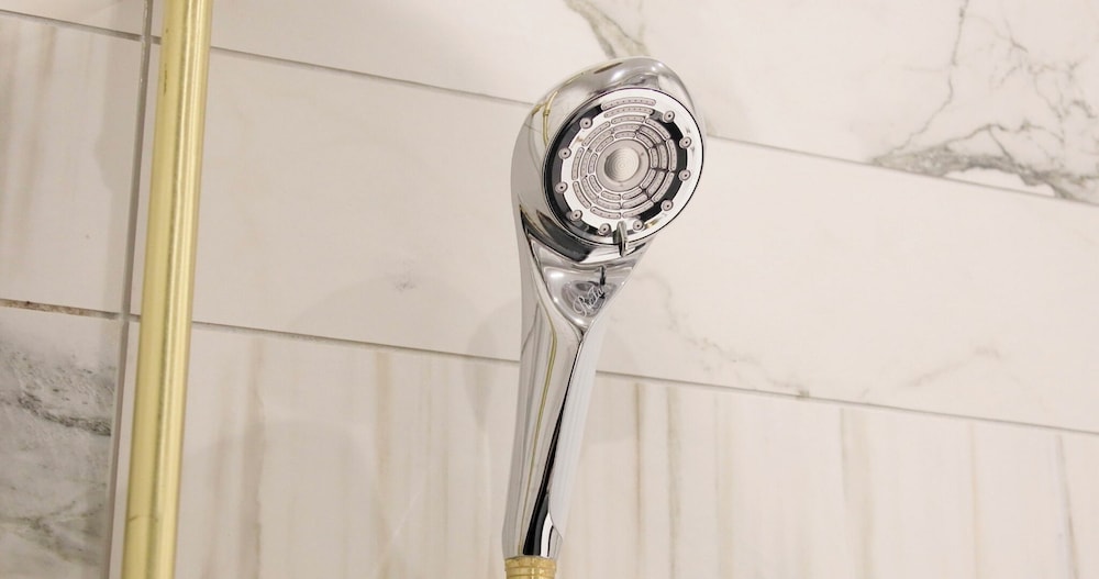 スタンダード スイート ベッド (複数台) バスルームのシャワー0 | ヴィラ・ザ・クラブ軽井沢