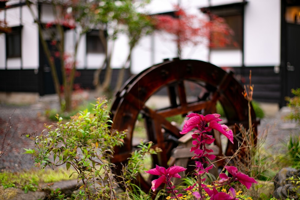 デラックス 和洋室 母屋GR12 ※ベジタリアンの食事変更はできません 部屋からの景観0 | 和モダンな温泉旅館 湯布院らんぷの宿