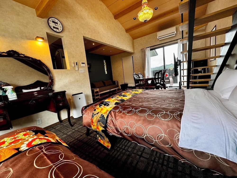 New annex館- 202　ラグジュアリーツイン ロフト付　禁煙　ペット不可 客室2 | 和モダンな温泉旅館 湯布院らんぷの宿