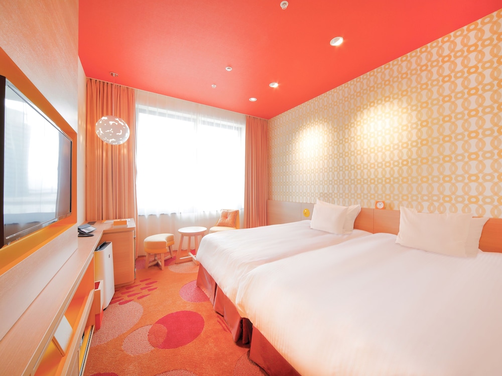 スタンダード ツインルーム シングルベッド 2 台 禁煙 客室1 | ホテル ユニバーサル ポート ヴィータ