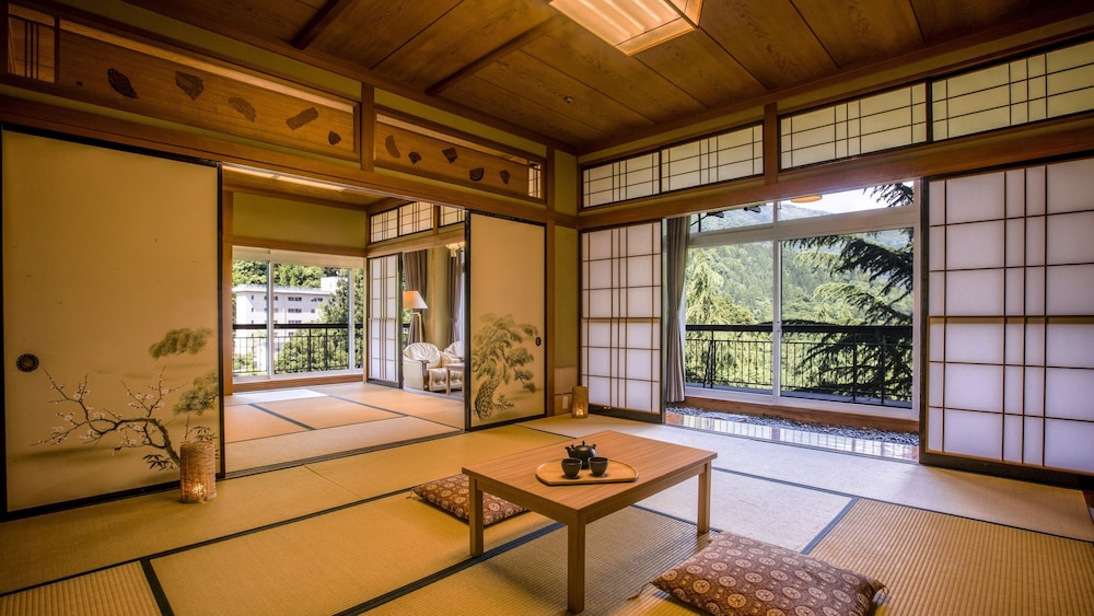 [禁煙] スーペリア和室2間 内風呂あり | 大江戸温泉物語 宇奈月グランドホテル