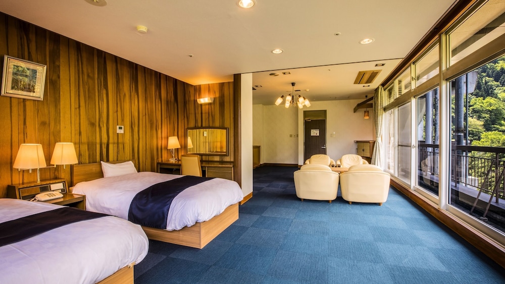 [禁煙] スーペリア和洋室ツイン 内風呂あり | 大江戸温泉物語 宇奈月グランドホテル