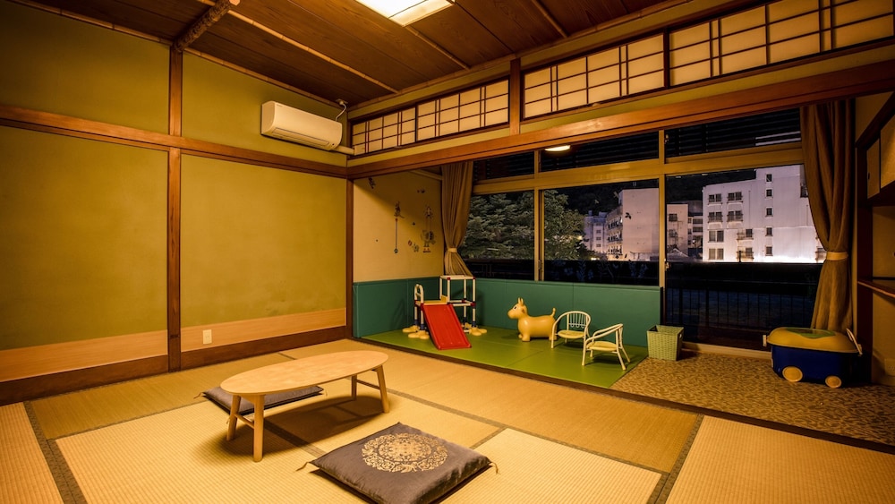 [禁煙] スタンダード和室キッズルーム 内風呂あり | 大江戸温泉物語 宇奈月グランドホテル