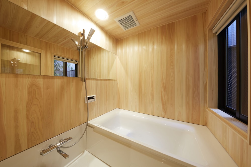 町屋 バスルームのシャワー0 | 鈴　宮川町　椿