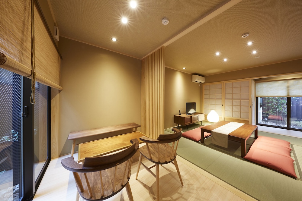 町屋 リビングルーム0 | 鈴　宮川町　椿