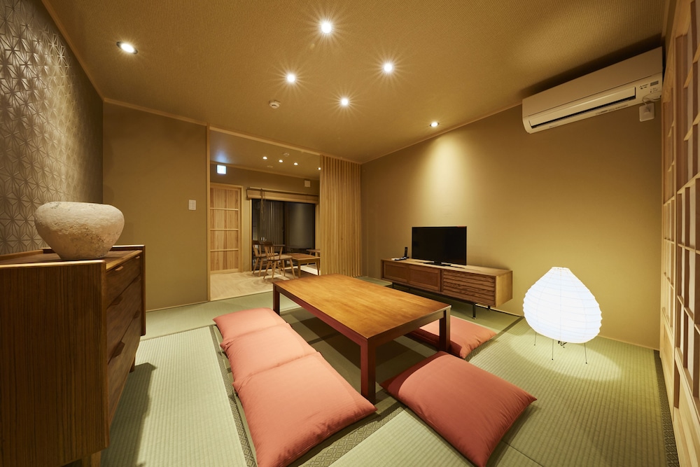 町屋 リビングルーム7 | 鈴　宮川町　椿