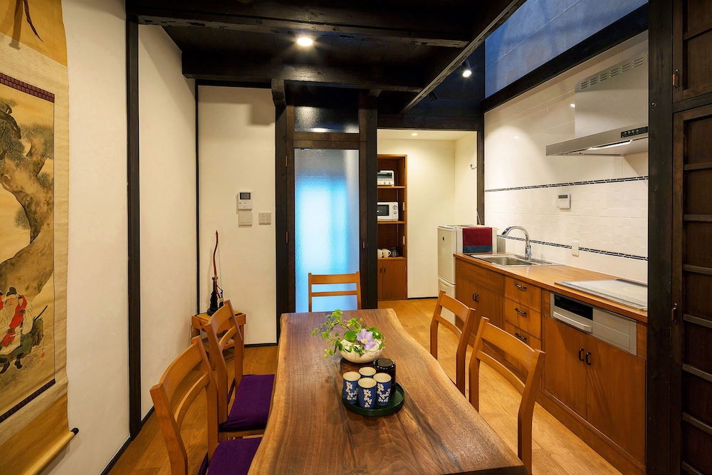 デラックス スイート リビング エリア0 | 二条式部庵