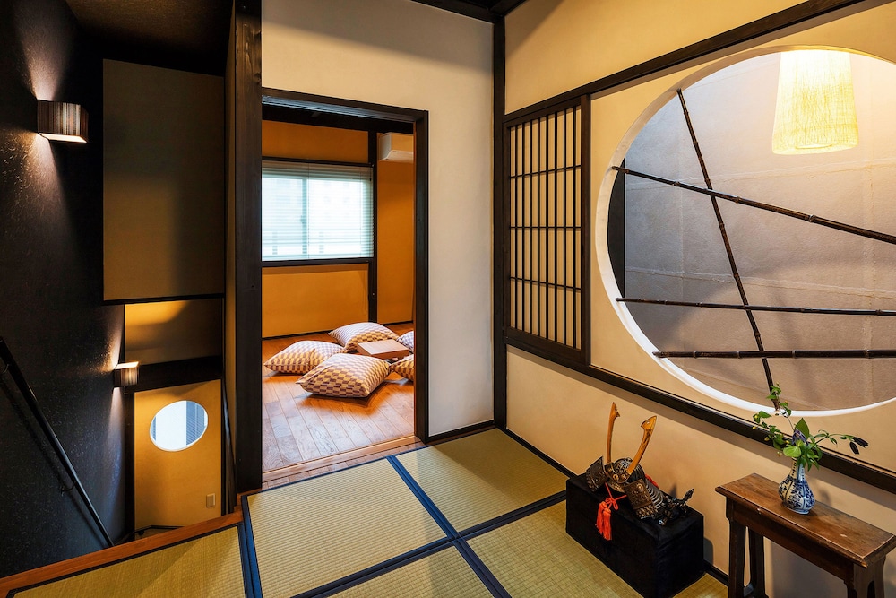 デラックス スイート 客室1 | 二条式部庵