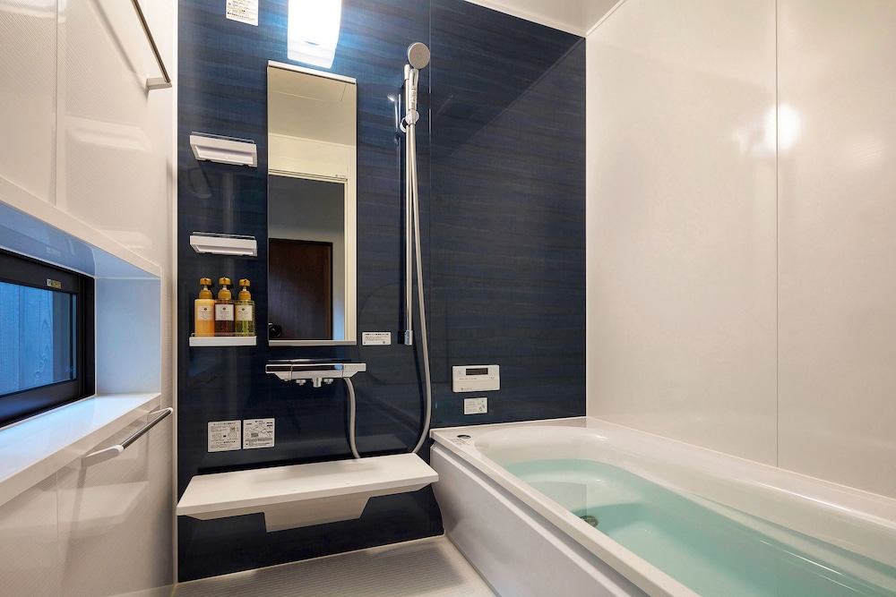 デラックス スイート 深めの浴槽0 | 二条式部庵