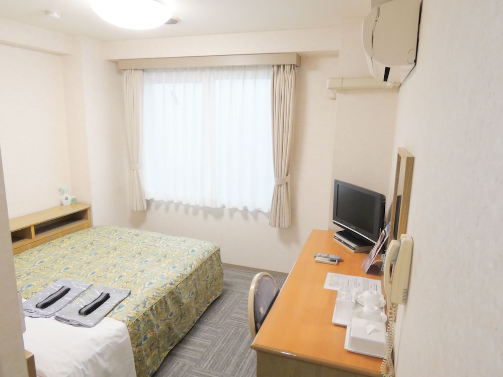 ダブルルーム 喫煙可 客室4 | アーバンホテル三幸