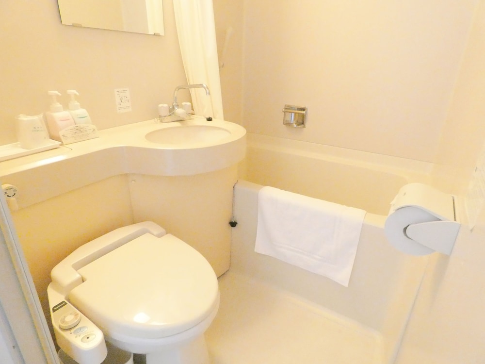 ダブルルーム 喫煙可 バスルーム1 | アーバンホテル三幸