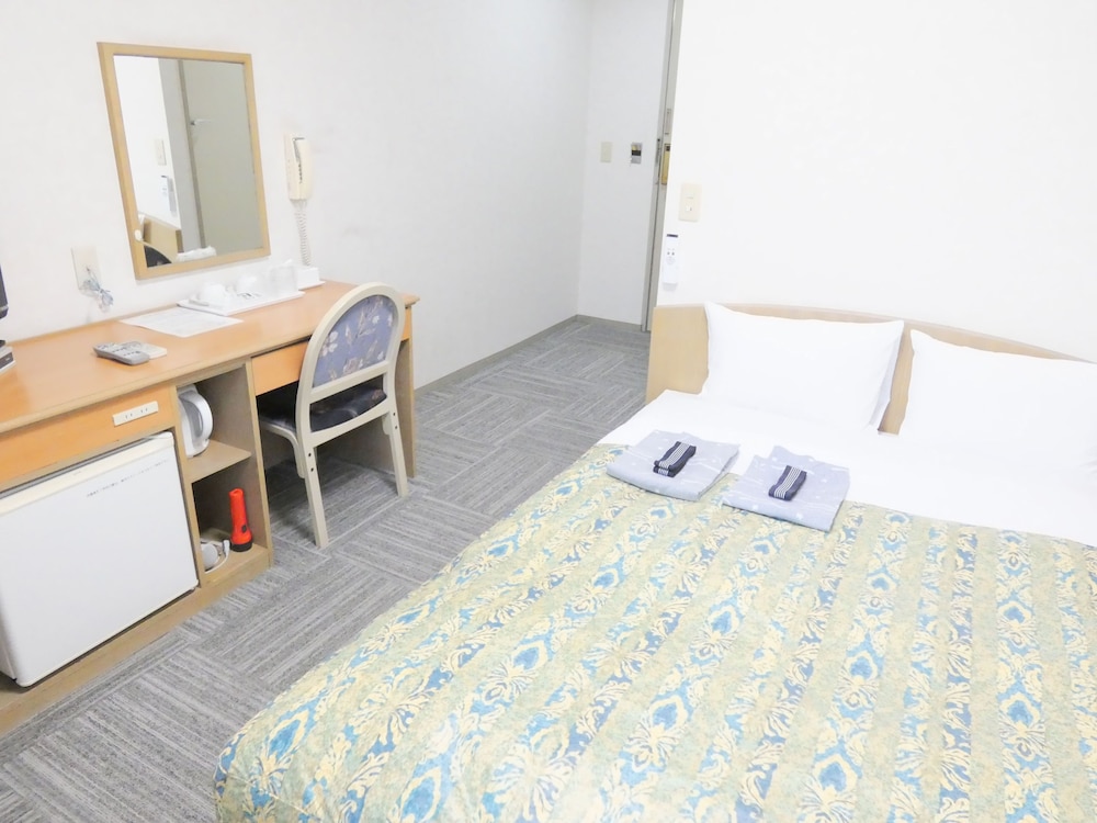 ダブルルーム 喫煙可 客室2 | アーバンホテル三幸