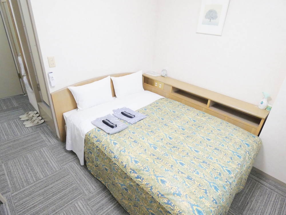 ダブルルーム 喫煙可 客室3 | アーバンホテル三幸