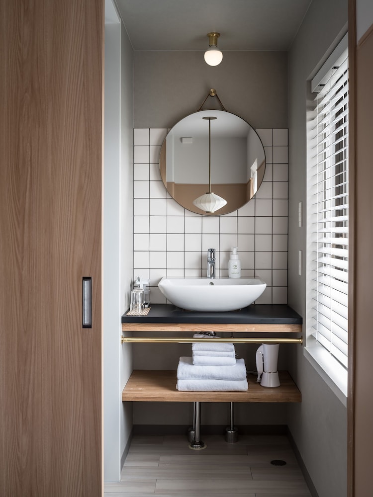 Standard Twin 客室3 | RAKURO 京都 by THE SHARE HOTELS