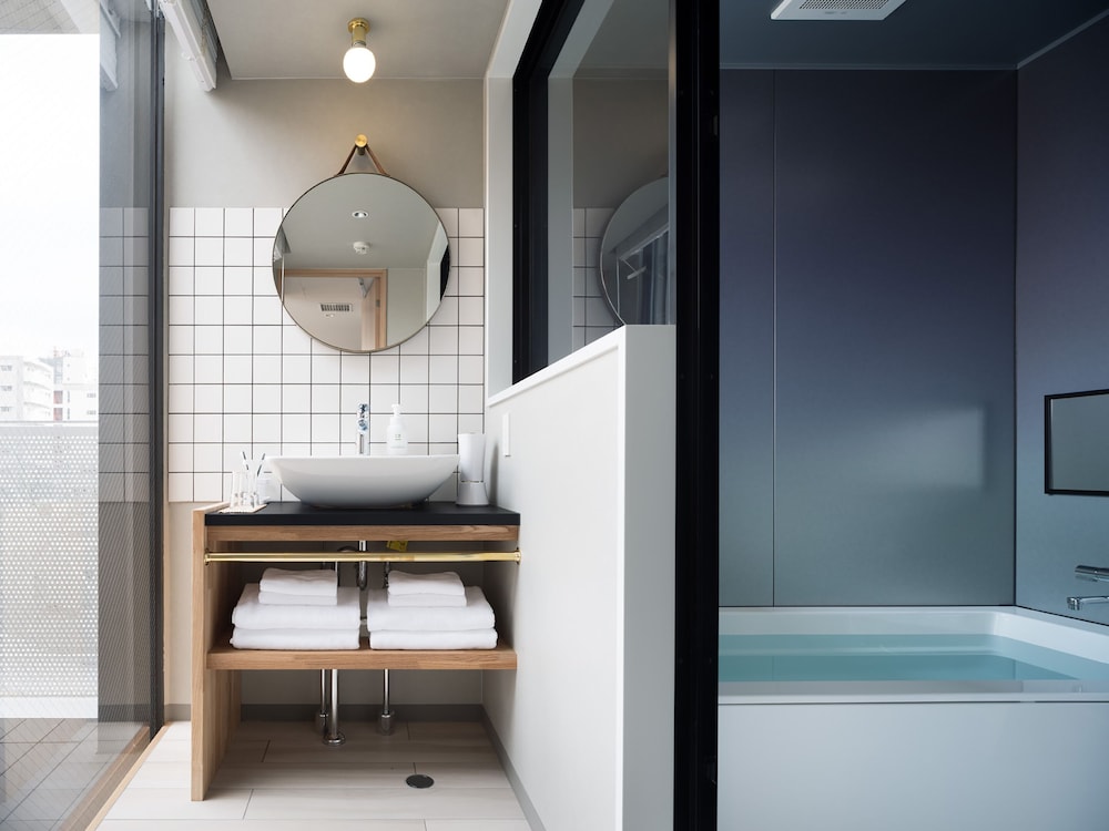 Junior Suite バスルーム1 | RAKURO 京都 by THE SHARE HOTELS