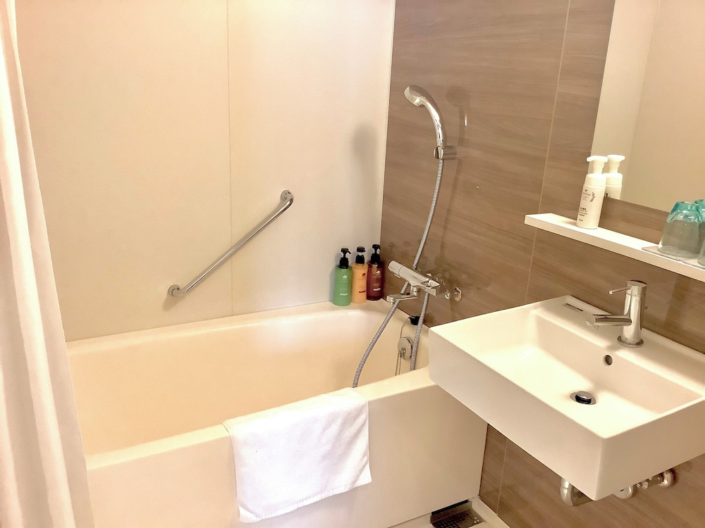 ファミリー ルーム バスルーム0 | ポルタ イン 弁天町