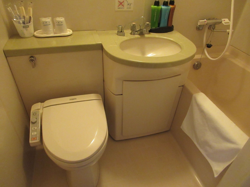 ダブルルーム 喫煙可 バスルーム1 | ホテル苫小牧グリーンヒルズ