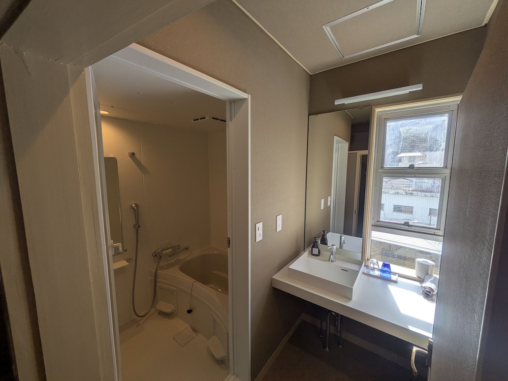 富士を望む10畳+8畳 二間和室/バストイレ付 禁煙 バスルーム0 | 富士山眺望の宿 精進マウントホテル