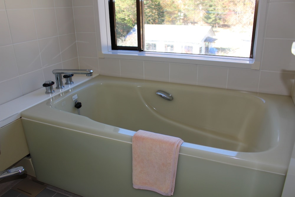 富士山と精進湖を一望! 特別和洋室(A)35平米/バストイレ付 禁煙 バスルーム0 | 富士山眺望の宿 精進マウントホテル