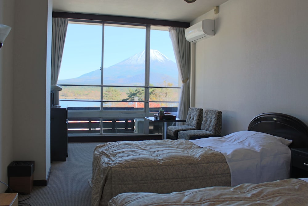 客室1 | 富士山眺望の宿 精進マウントホテル