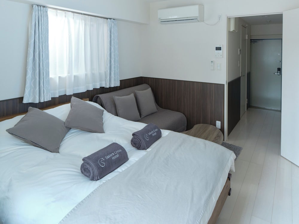 ベーシック 4 人部屋 ダブルベッド 1 台ソファーベッド付き 禁煙 冷蔵庫 客室2 | サクラクロスホテル上野入谷