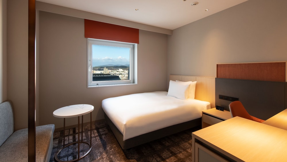 スタンダード ルーム ダブルベッド 1 台 | ANAクラウンプラザホテル秋田 by IHG