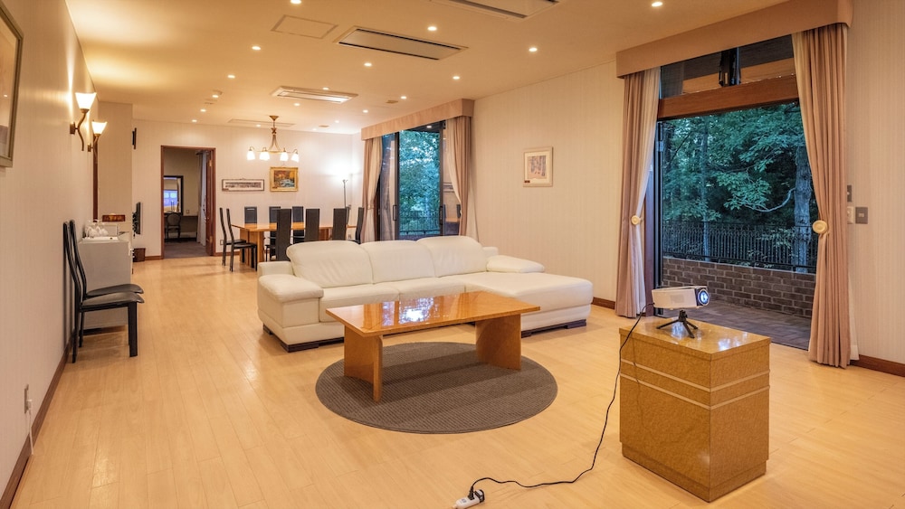 [全室離れ+テラス付] ジュニアスイート 禁煙 客室10 | フォレストリゾート 山の手ホテル