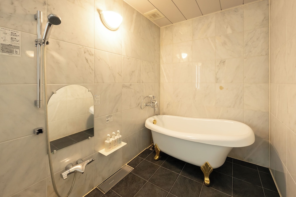 [全室離れ+テラス付] ジュニアスイート 禁煙 バスルーム0 | フォレストリゾート 山の手ホテル