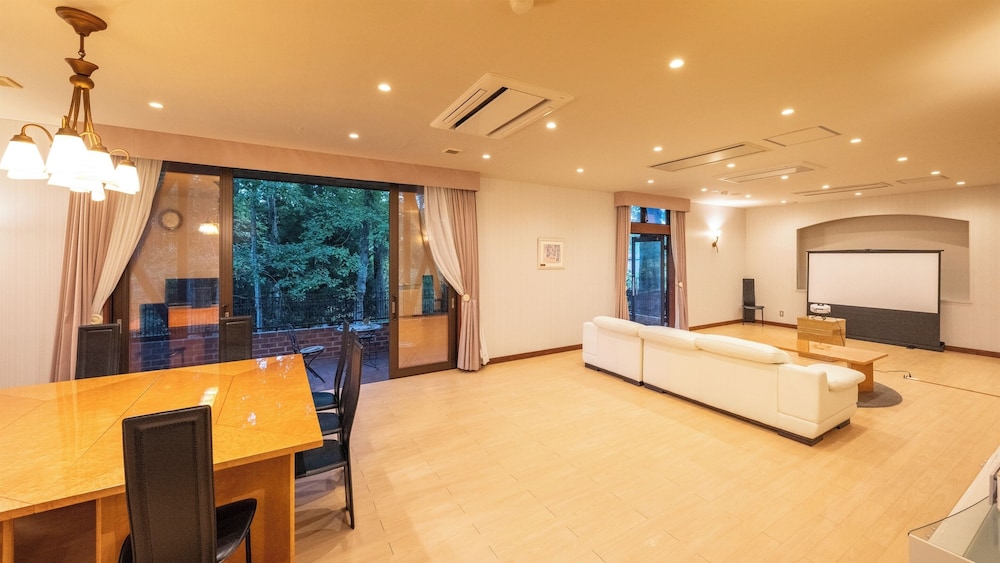 [全室離れ+テラス付] ジュニアスイート 禁煙 客室9 | フォレストリゾート 山の手ホテル